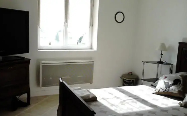 La Poule aux Oeufs Dort