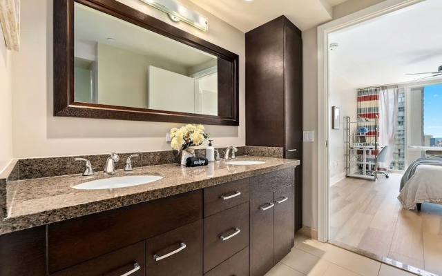Allure Waikiki 2 Bedroom Condo by RedAwning