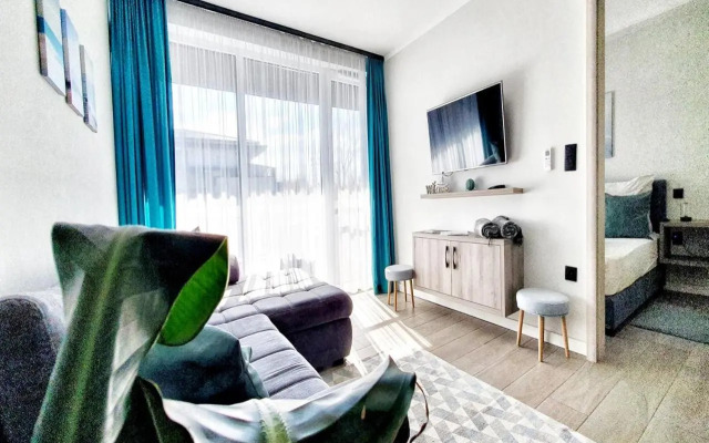 Marina Apartment by Dora