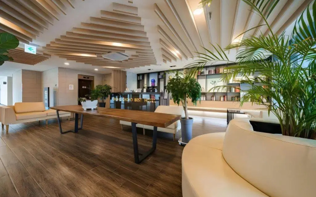Chungchoho Best Hotel