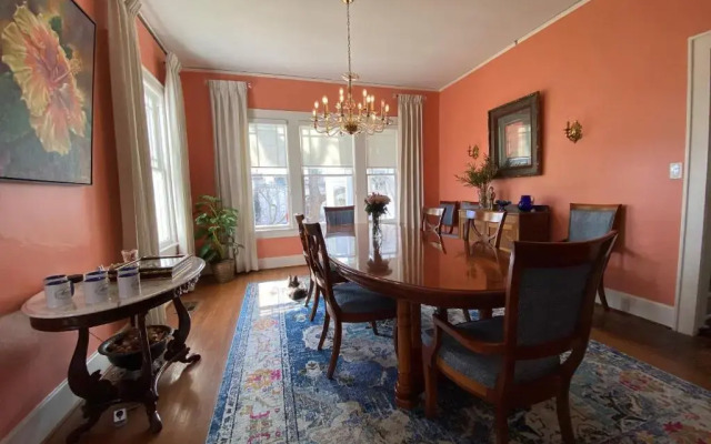 Avenue O Bed & Breakfast