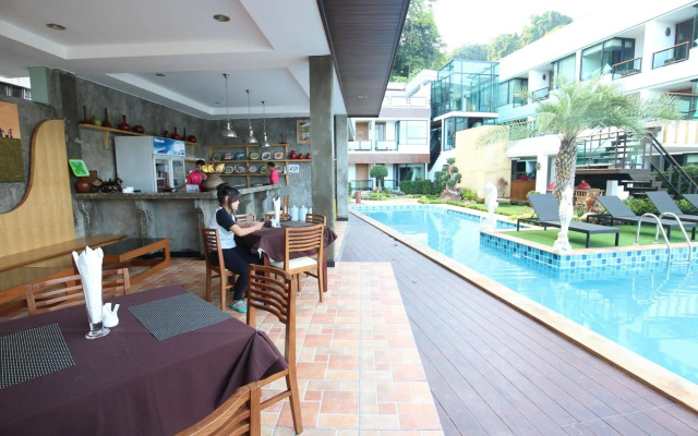Phi Phi Nice Beach Hotel Hip