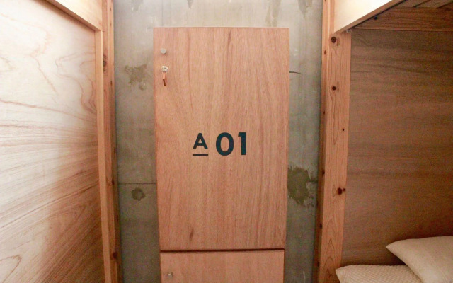 Hostel and Dining Tanga Table