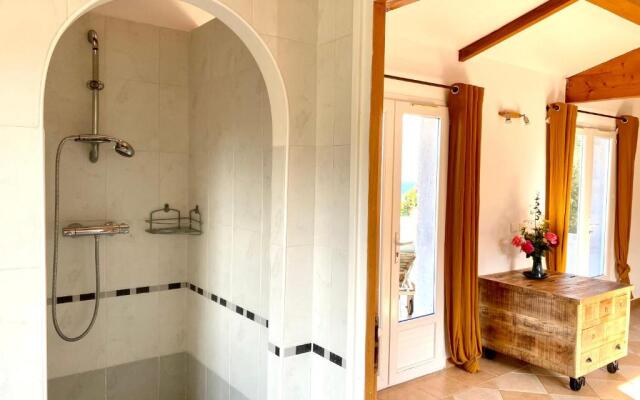 Villa vue mer dans nature protégée, plage à 1,5 km