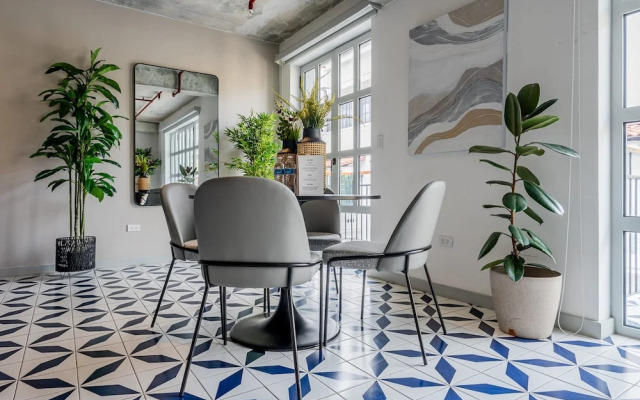 w Picturesque 2BR in Plaza Herrera