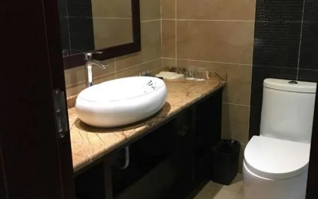 Colorful Royal Hotel (Qingzhen Time Guizhou Ancient Town) – Bathroom – Guiyang