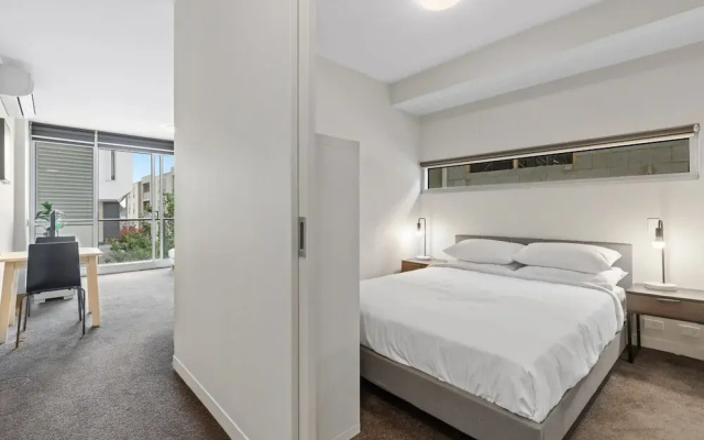 Fitzroy North 1-bed With Balcony by Edinburgh Park