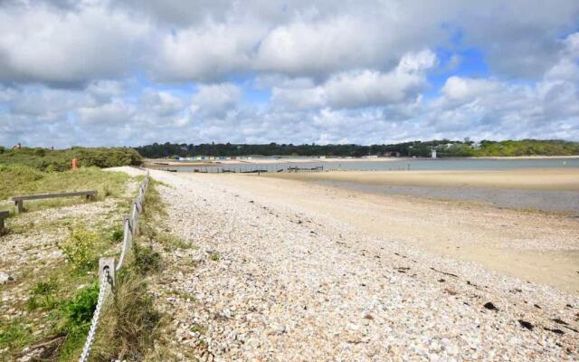 Solent Landing No 12A - Beachfront
