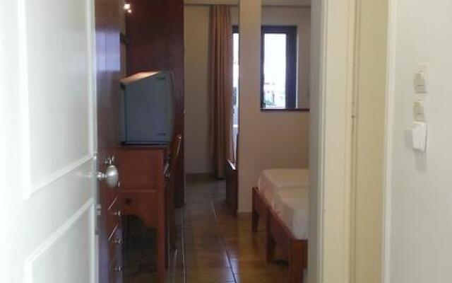 Captain Yiannis Studios & Apartments