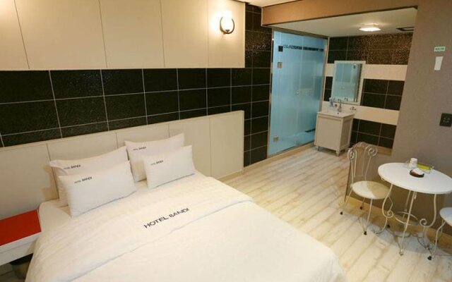 Goodstay Bandi Hotel