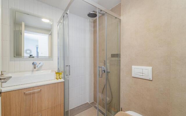 Lefkada Blue Luxury Apartments, Perigiali A7 top floor