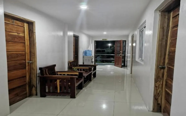 RedDoorz Plus @ Jollydays Hotel Nueva Ecija