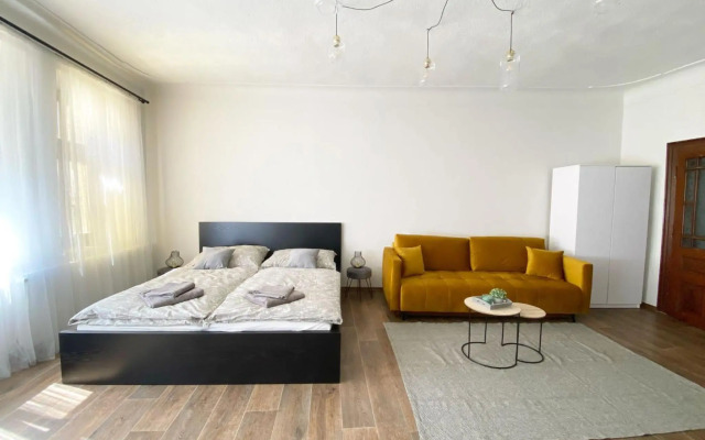 Kovarik Apartments I