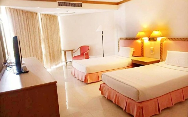 Khanom Golden Beach Hotel