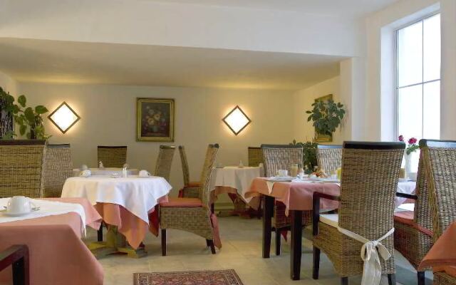 Gisela Hotel