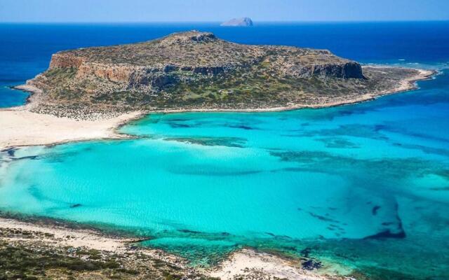 Kampos View - Quiet House at the end of the Road, privet pool