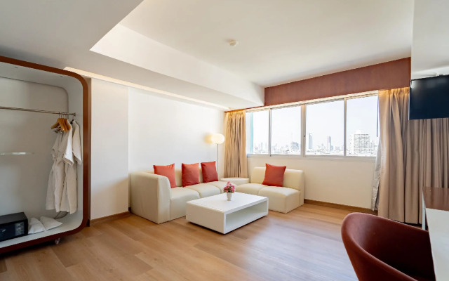 Veronica Residence
