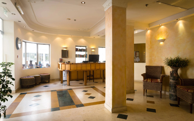 Beach Hotel by Zvieli hotels