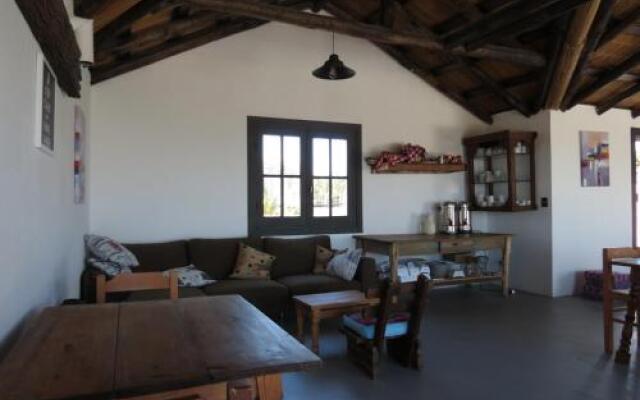 Lobo Hostel