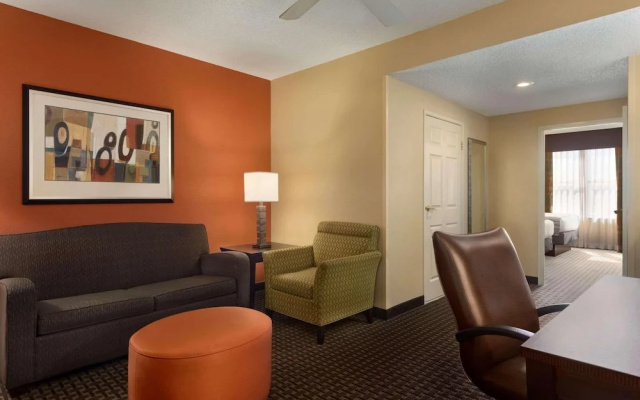 Holiday Inn Express Hotel & Suites Evansville