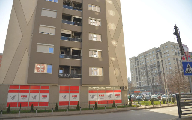 Stylish Violet & Modern Apartment