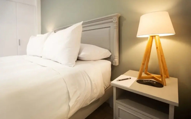 w Centric 1BR w AC in Miraflores