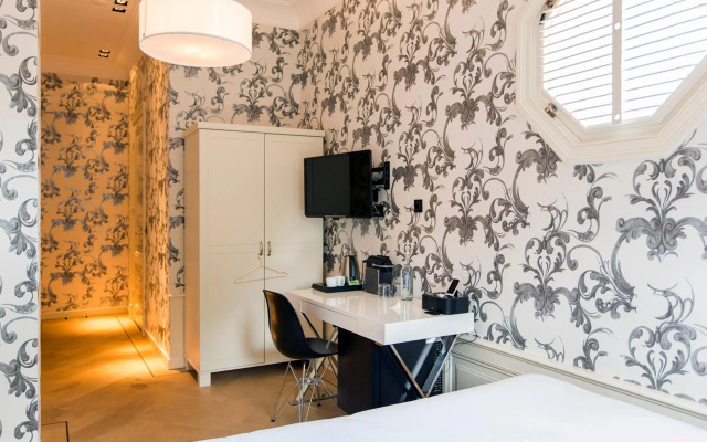 The Amsterdam Canal Hotel