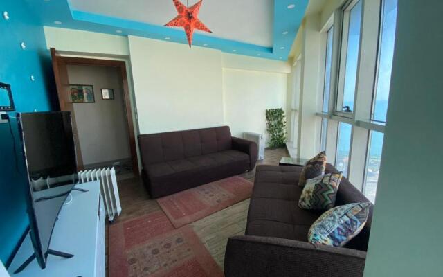 Stunning 3 BED APT Beach front Panoramic View ALEX