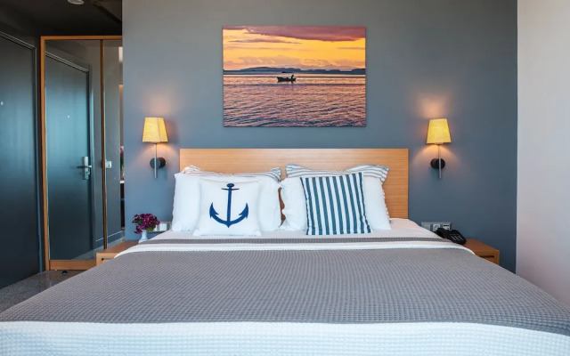Port Marina Hotel