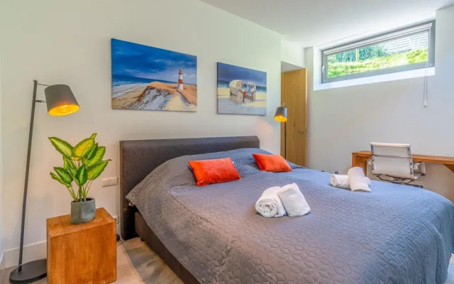 Relaxed and Atmospheric 6-person Villa Near the Forest