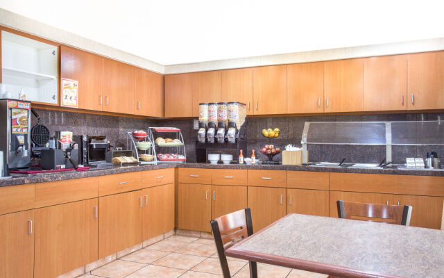 Hawthorn Suites by Wyndham Tempe/Mesa/Phoenix Area