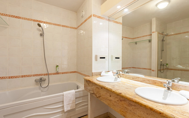 ResidHotel Golf Grand Avignon