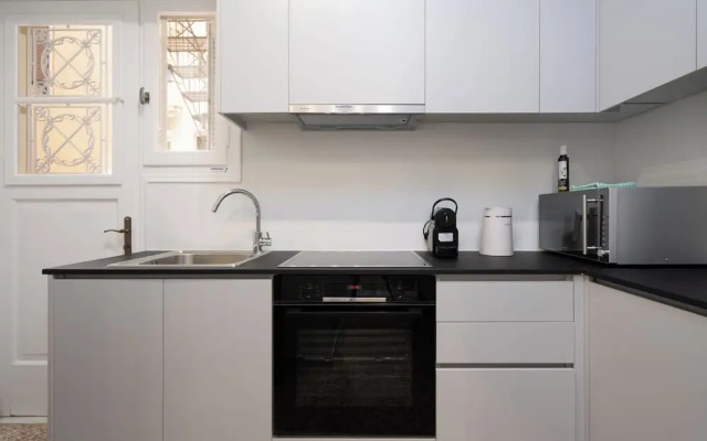 Modern apartment near Lycabettus hill with balcony