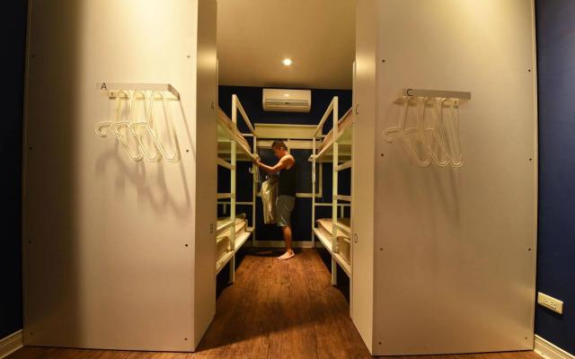 Flip Flop Hostel - Main Station