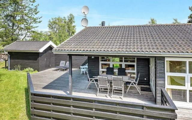 8 Person Holiday Home in Albaek