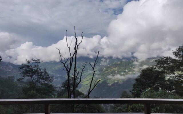 Goroomgo Zimkhang Guest House Gangtok