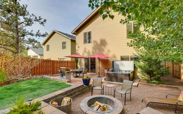 Bend Getaway w/ Private Hot Tub, Patio & Grill!