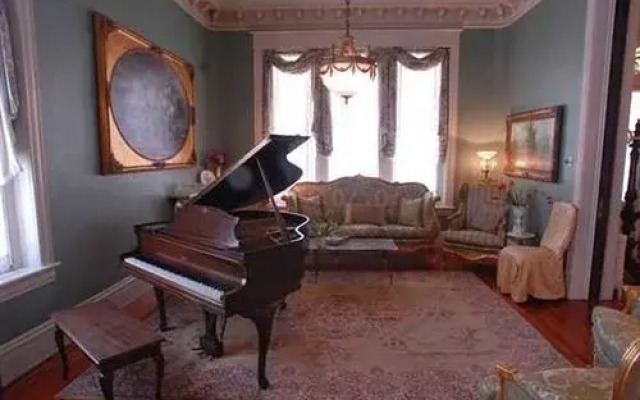 Grace Manor Inn