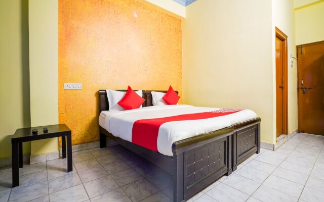 OYO 19121 V G Guest House