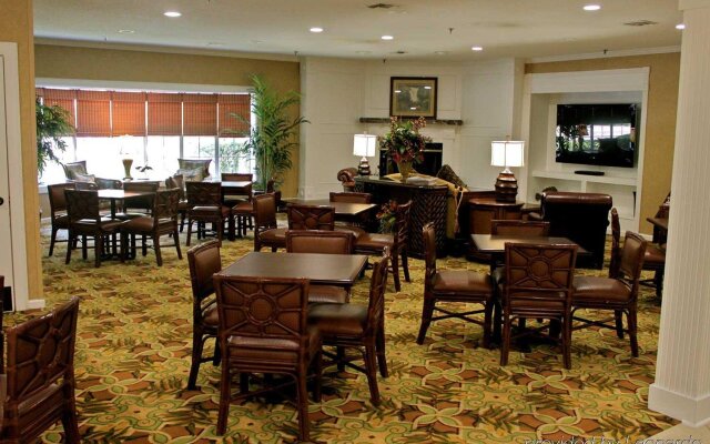 Palmera Inn and Suites