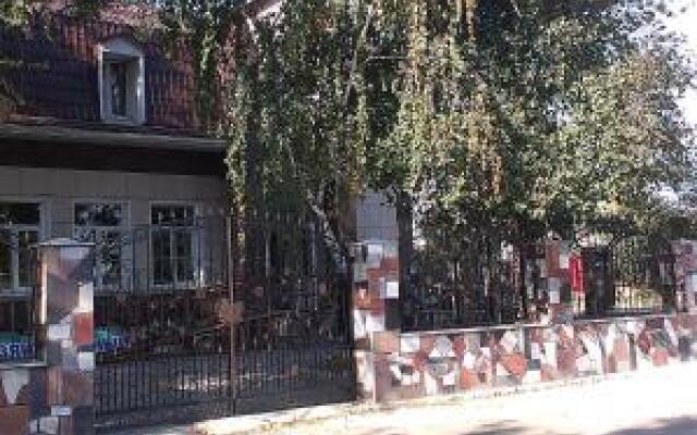 Gostinitsa Lushnikovskaya