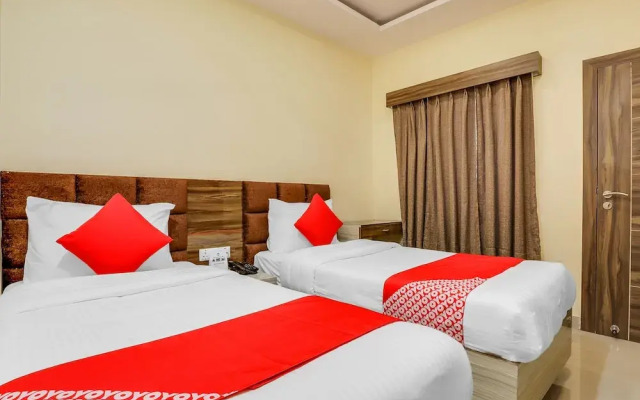 OYO 596 Samarth Inn
