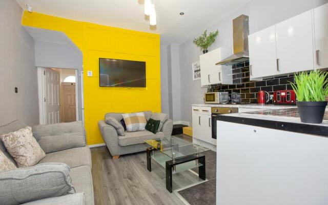 Entire 5 Bed House - Weekly Discounts - By Centre