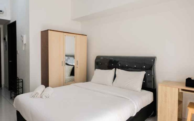 Studio Comfortable and Spacious Casa De Parco Apartment By Travelio – Guest Rooms – Legok