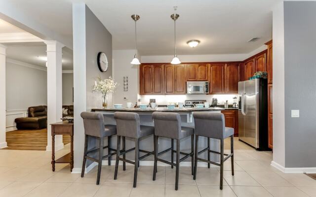 Spring Lakeview 3 Bedroom Condo by RedAwning