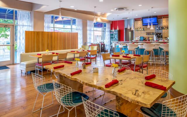Hotel Indigo Columbus Architectural Center by IHG