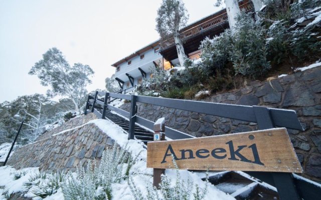 Aneeki Ski Lodge