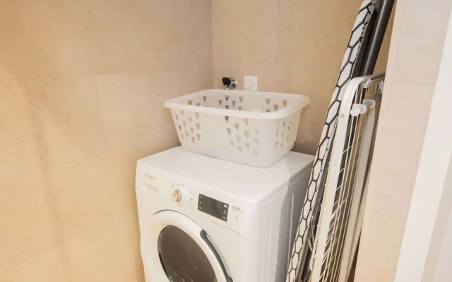 Studio Serviced Apartments With City View