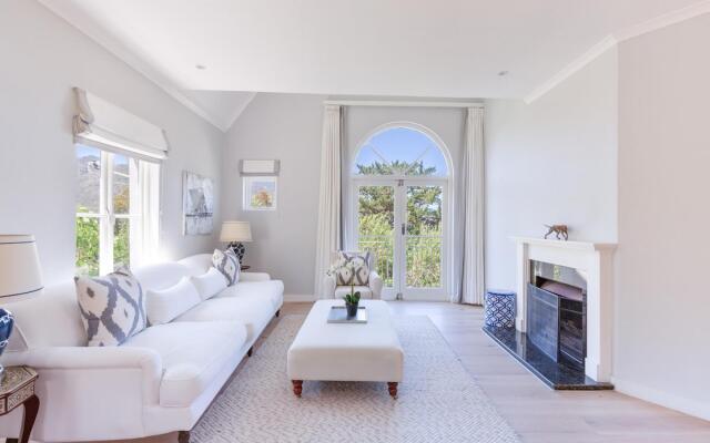 Sublime Five bed Property in Glorious Setting