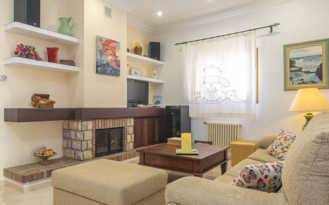 Unio 36 in Ariany With 4 Bedrooms and 2 Bathrooms